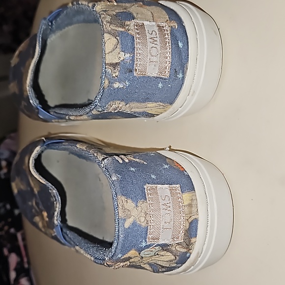 Tom's Disney Sneakers - Picture 2 of 5